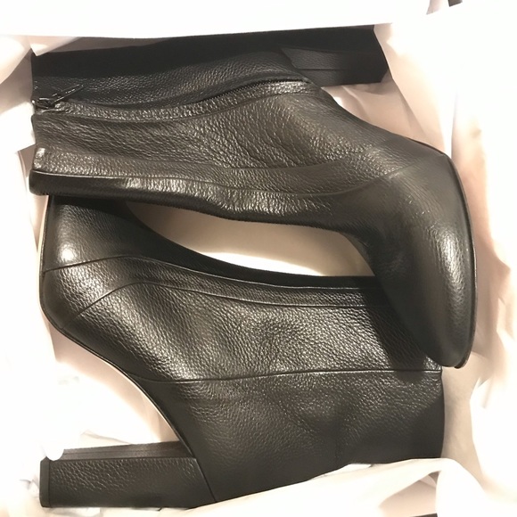Veronica Beard Marla Tumbled Leather Ankle Boots Black Size 10 - Picture 9 of 10